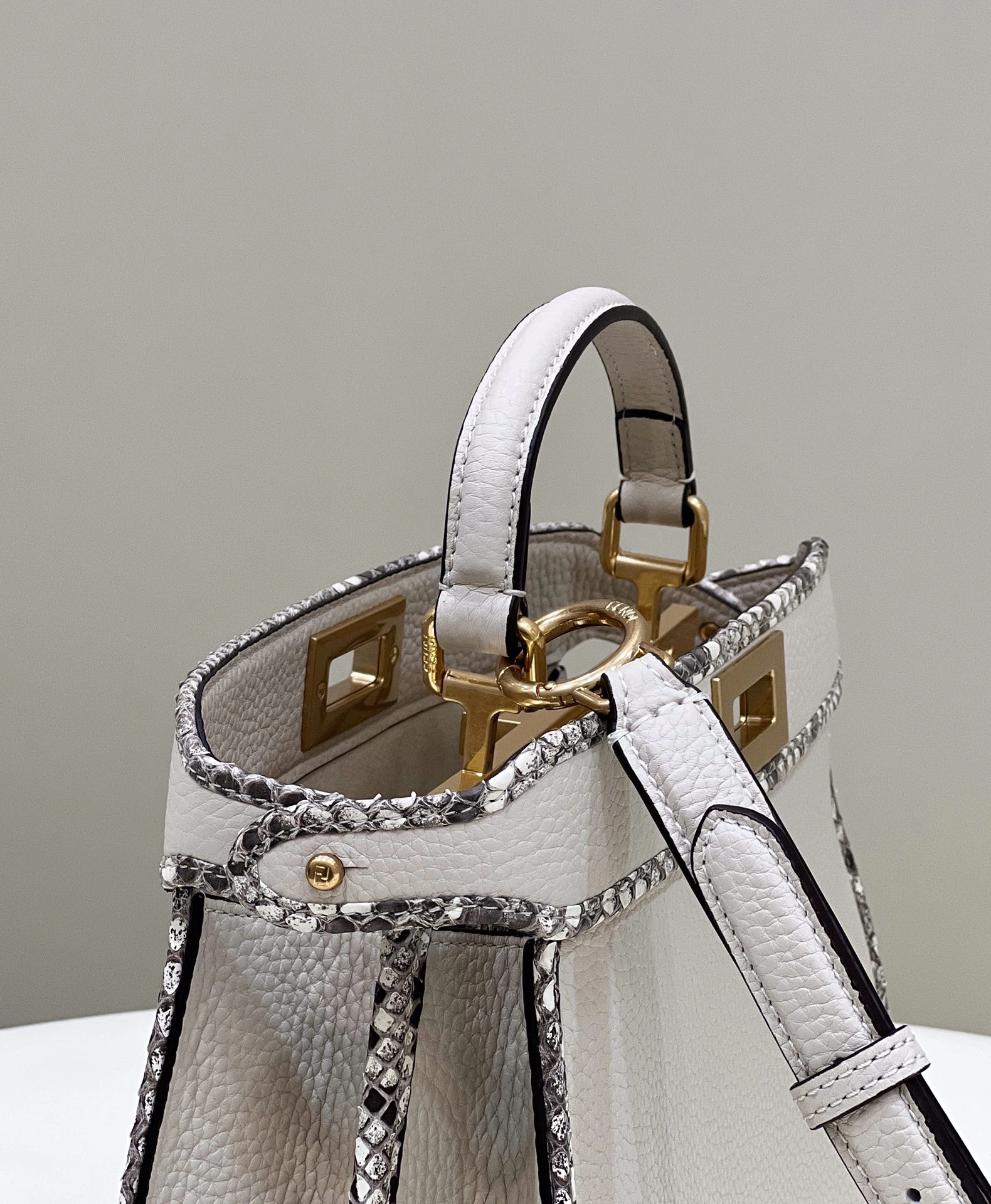 SmartChoice Fendi Peekaboo Bags 69834