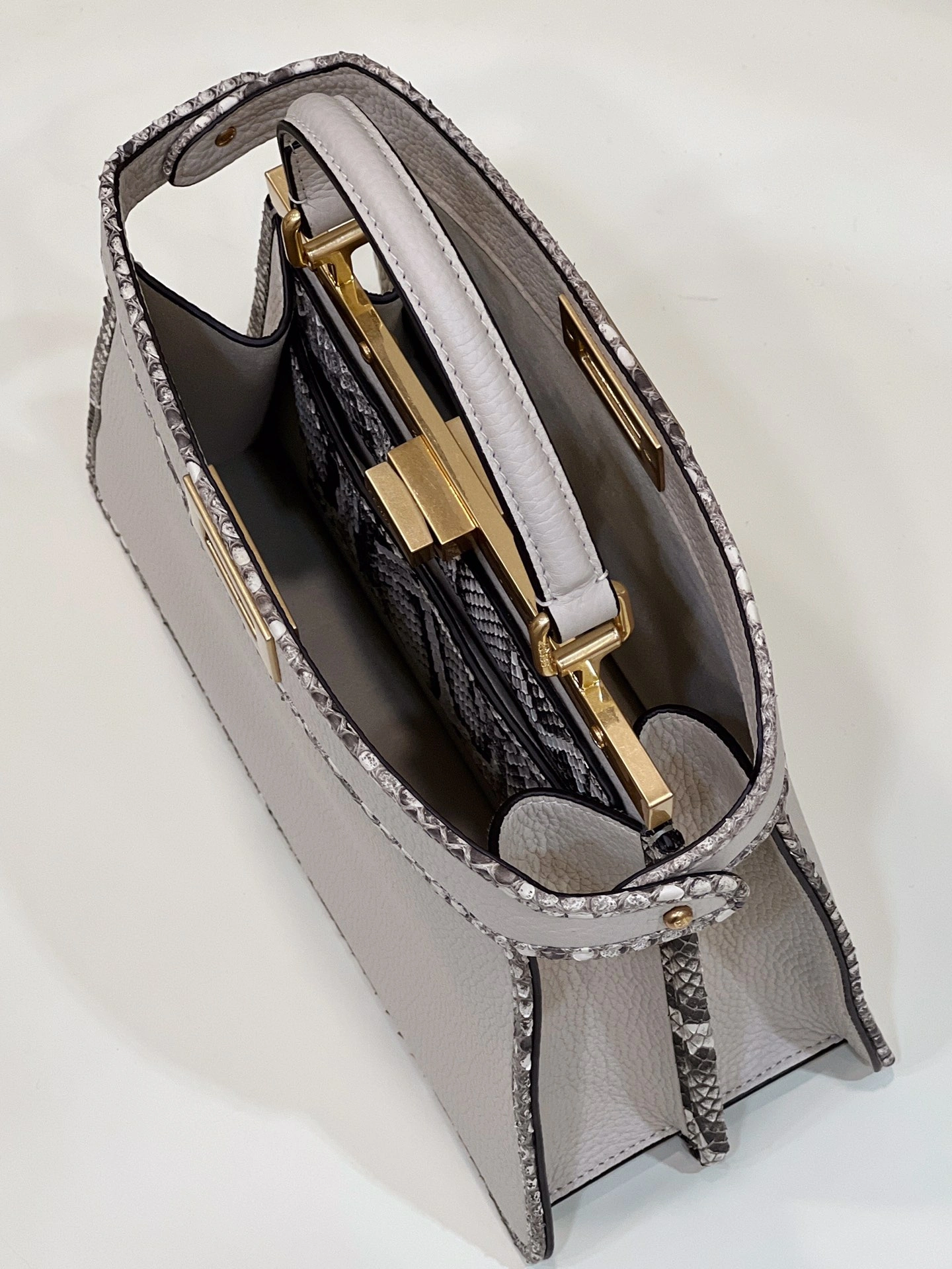 SmartChoice Fendi Peekaboo Bags 69834