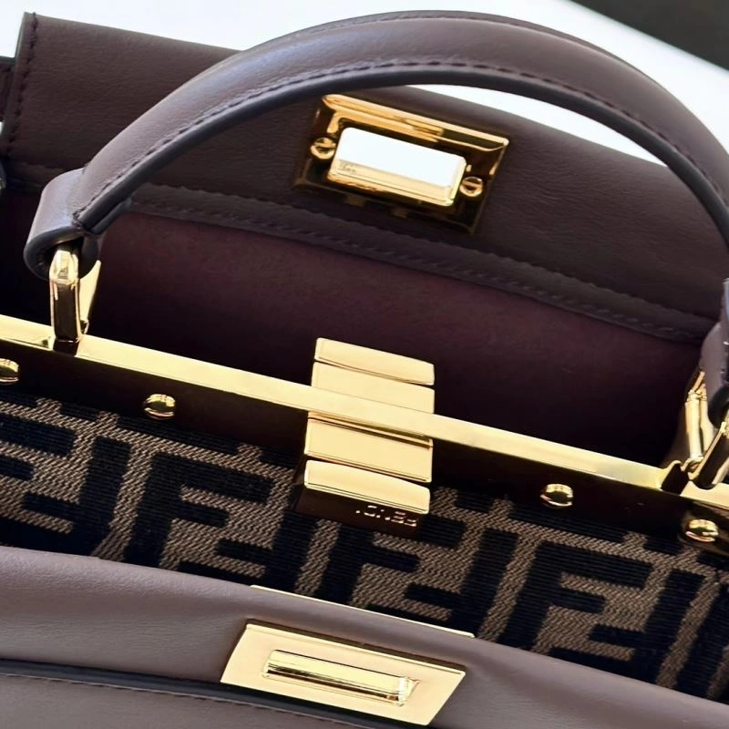 Vibrant Fendi Peekaboo Bags 57788