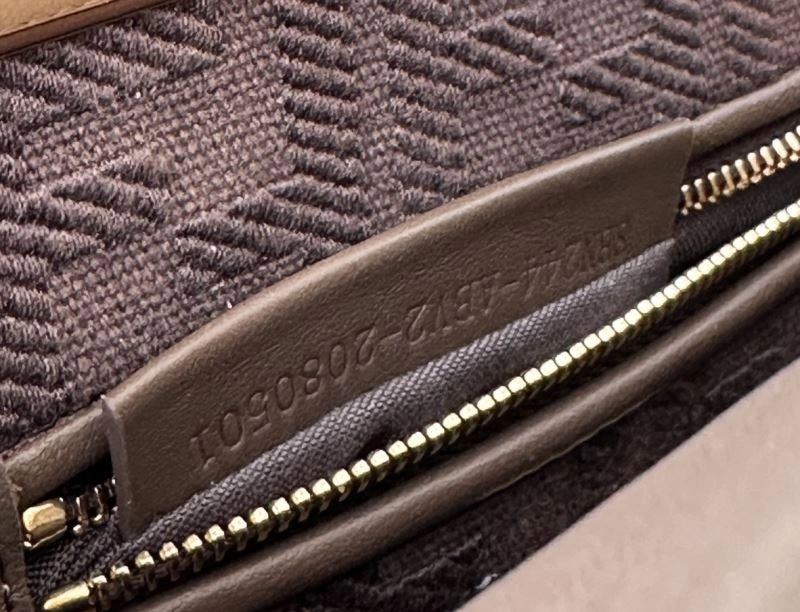 Fendi Peekaboo Bags Breathable 57765