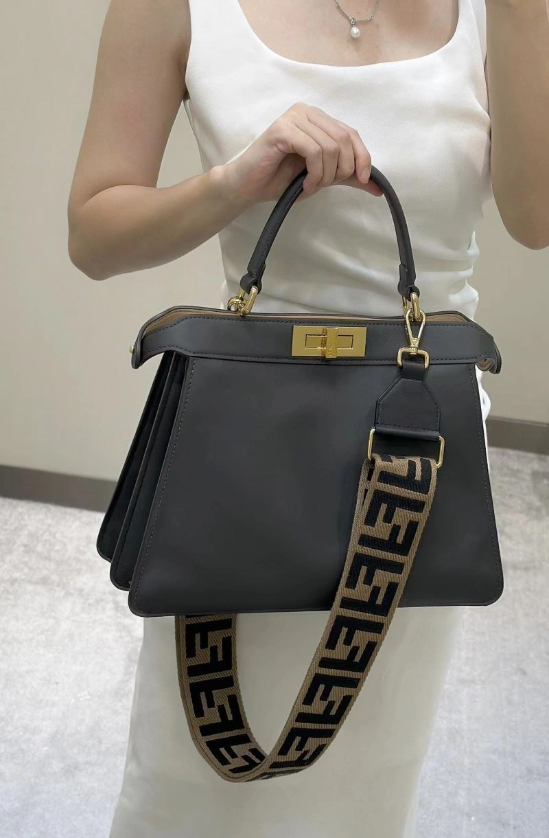 Fendi Peekaboo Bags Supportive 57821