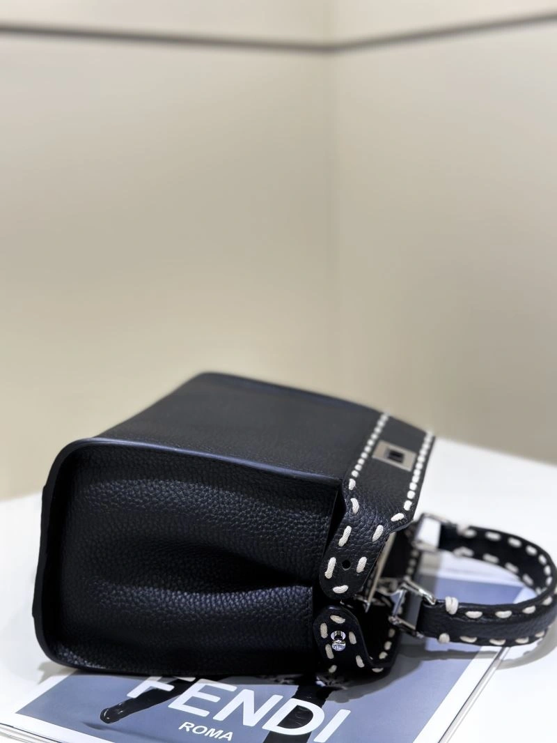 Fendi Peekaboo Bags Unisex 57755