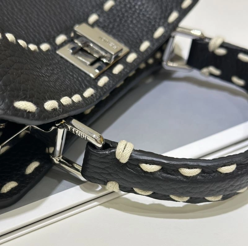 Fendi Peekaboo Bags Unisex 57755