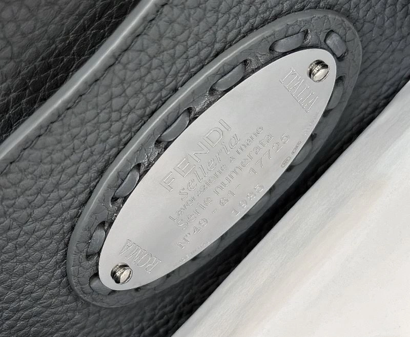 Lightweight Fendi Peekaboo Bags 57749