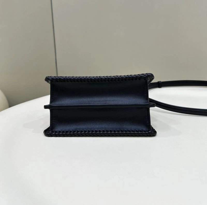 Comfortable Fendi Peekaboo Bags 57747
