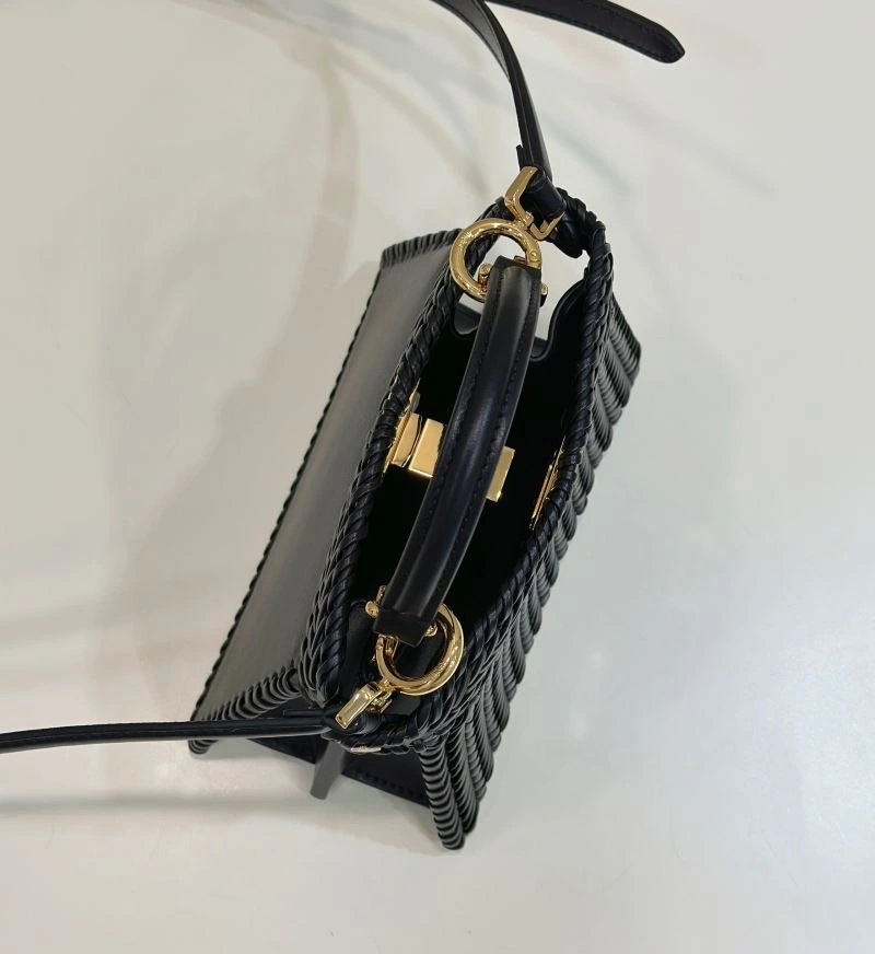 Comfortable Fendi Peekaboo Bags 57747