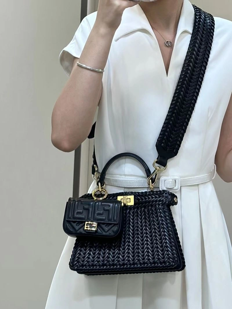 Comfortable Fendi Peekaboo Bags 57747