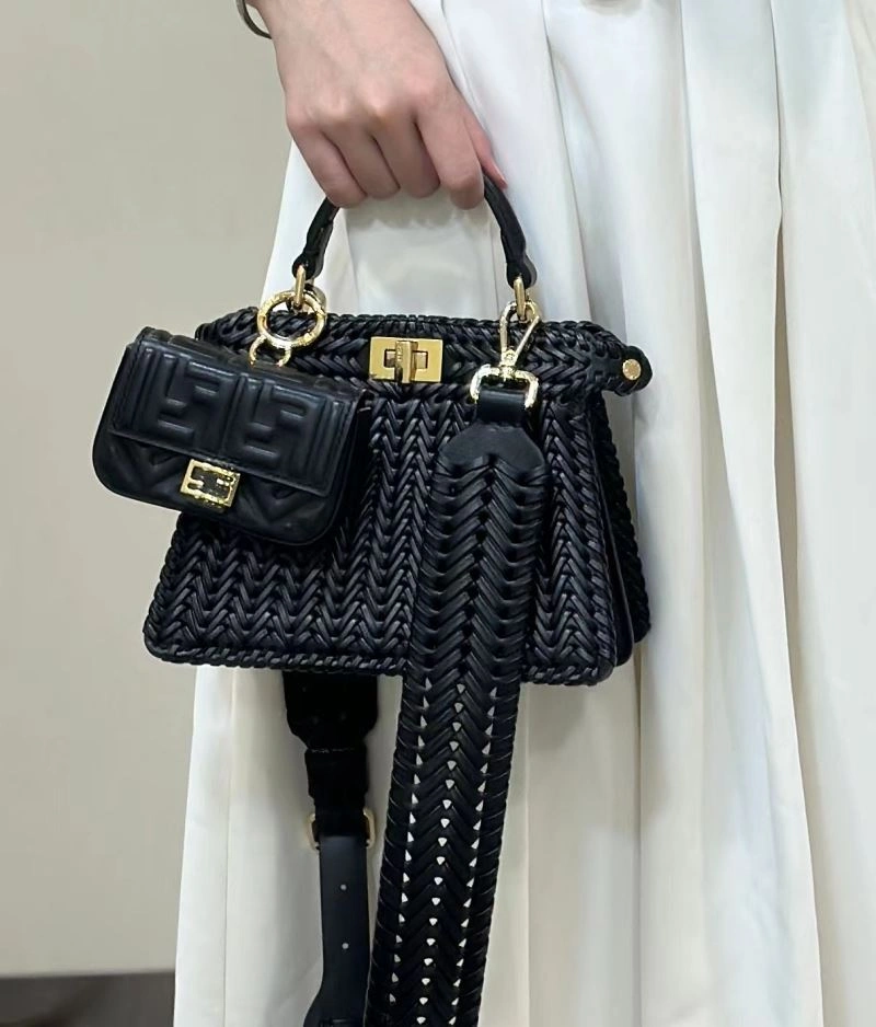 Comfortable Fendi Peekaboo Bags 57747