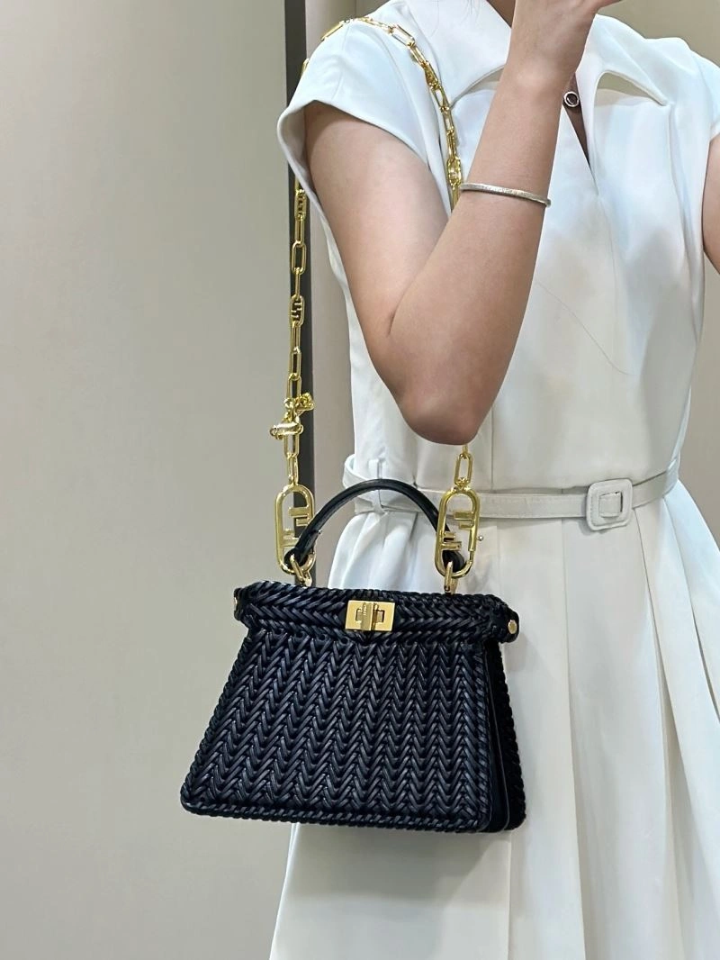 Comfortable Fendi Peekaboo Bags 57747