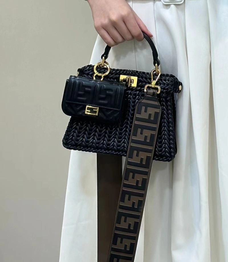 Comfortable Fendi Peekaboo Bags 57747