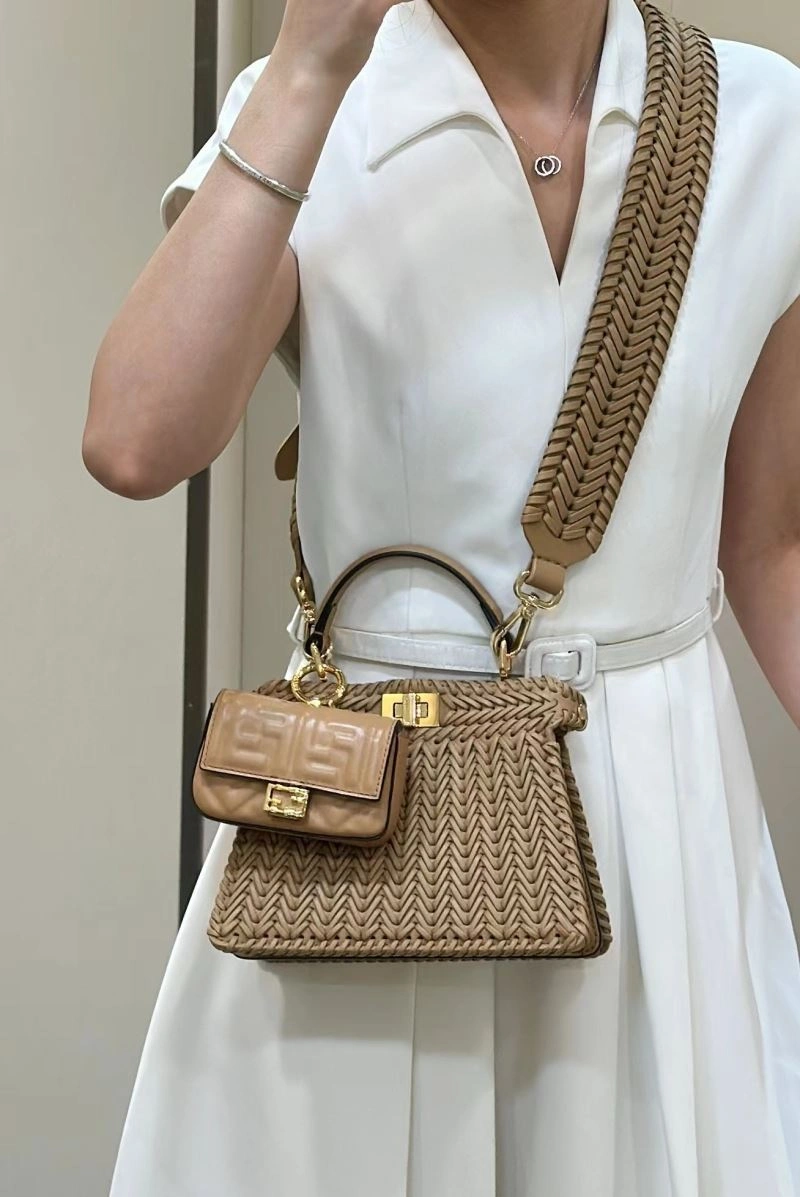 Fendi Peekaboo Bags Stretchable 57736
