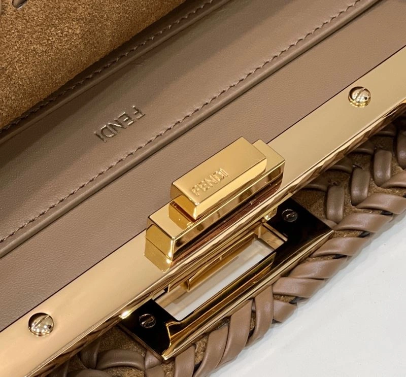 Supportive Fendi Peekaboo Bags 57737