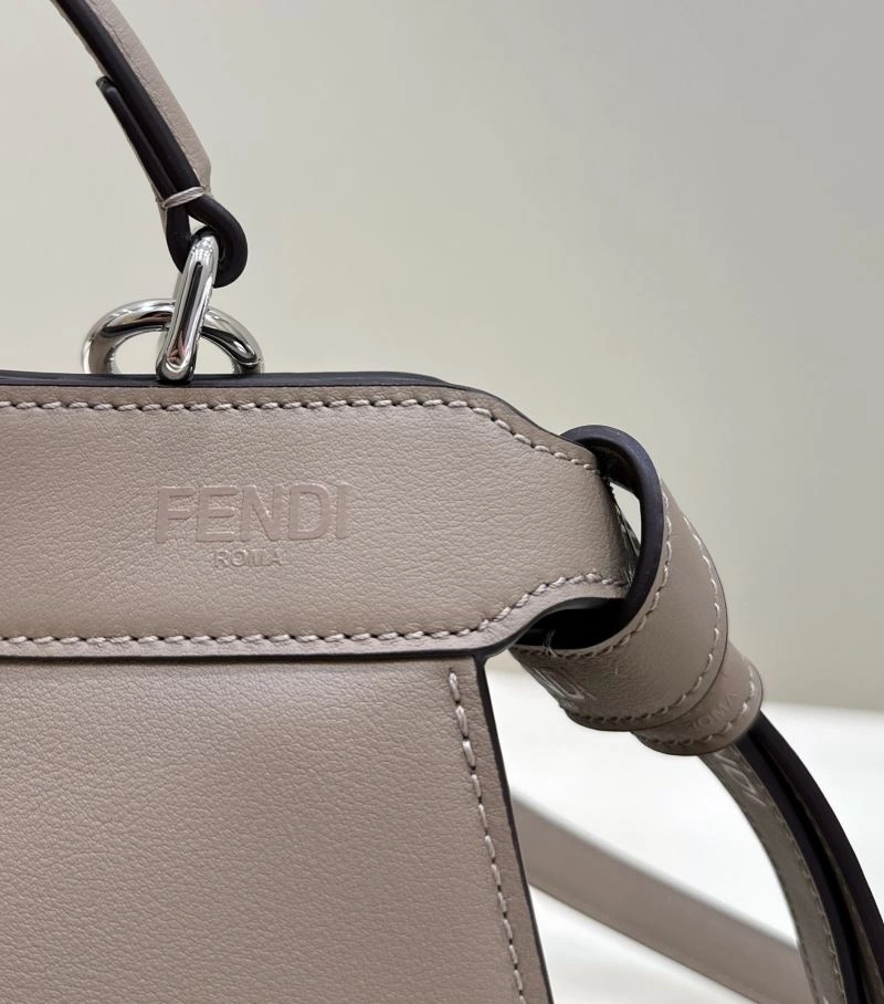 Casual Fendi Peekaboo Bags 57729