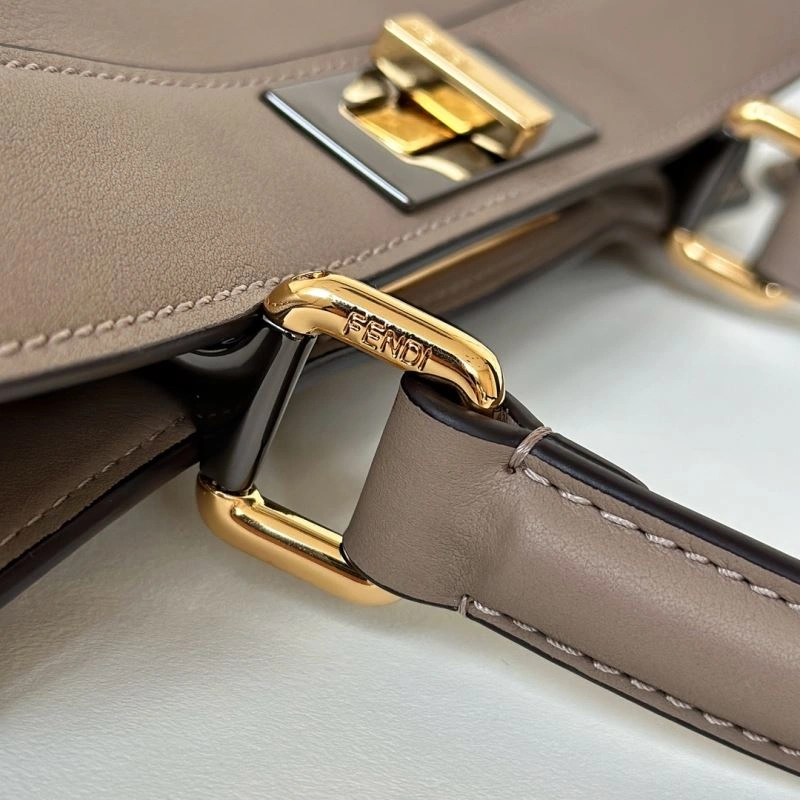Resilient Fendi Peekaboo Bags 57726