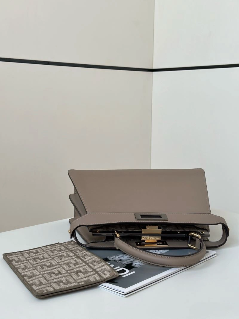Resilient Fendi Peekaboo Bags 57726