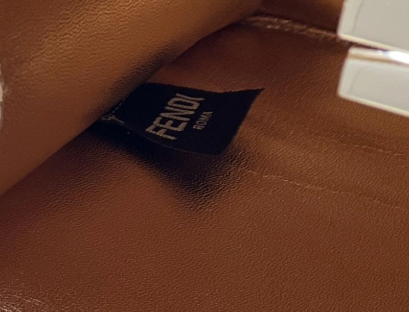 Fendi Peekaboo Bags Trendsetting 57721