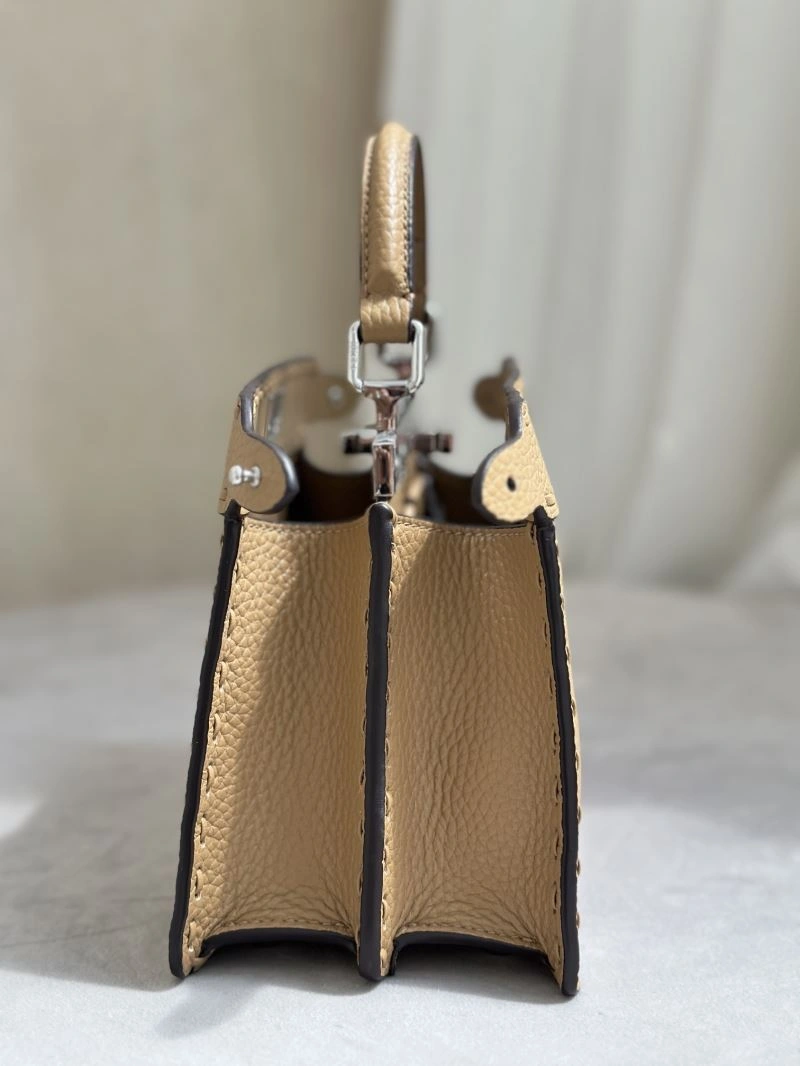 Compact Fendi Peekaboo Bags 57712