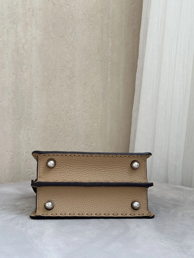 Compact Fendi Peekaboo Bags 57712