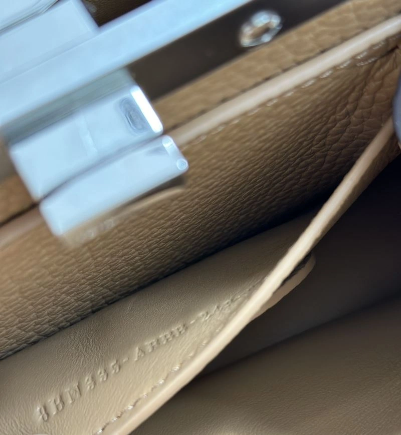 Compact Fendi Peekaboo Bags 57712