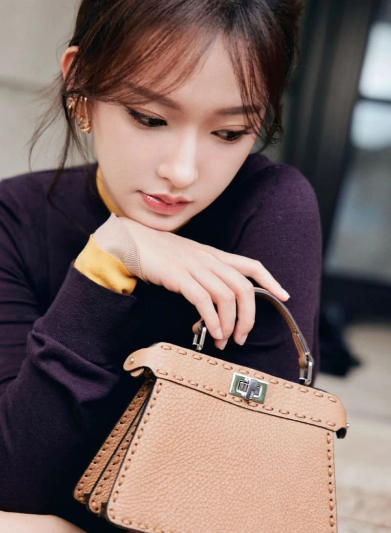 Compact Fendi Peekaboo Bags 57712