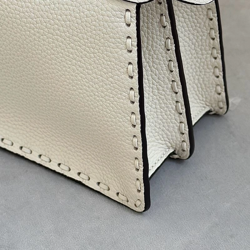 Fendi Peekaboo Bags Trendy 57708