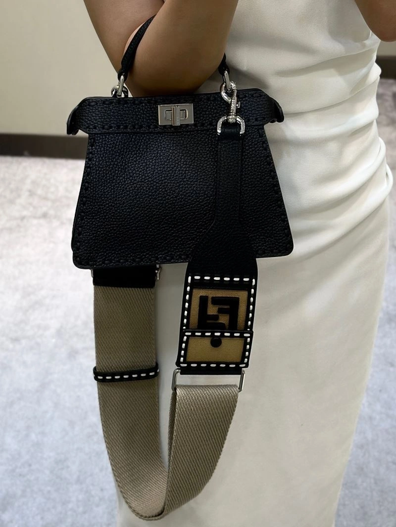 Fendi Peekaboo Bags Comfortable 57709