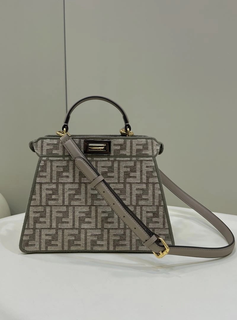 Comfortable Fendi Peekaboo Bags 57684