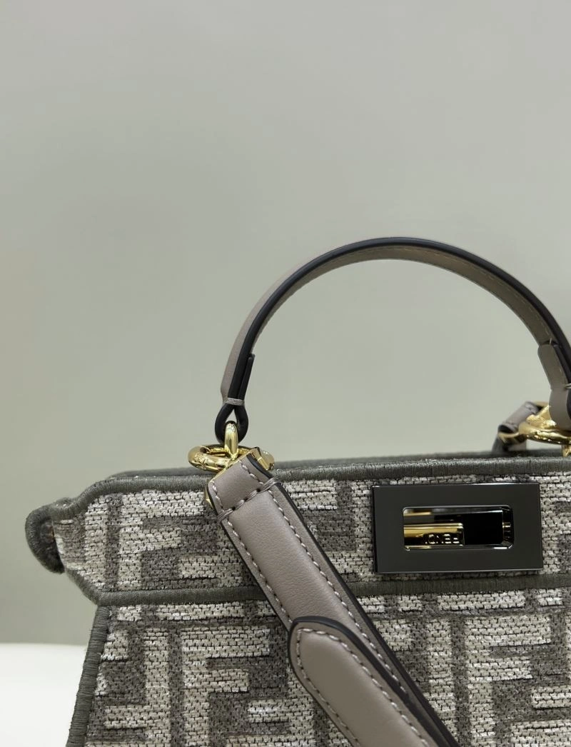 Comfortable Fendi Peekaboo Bags 57684