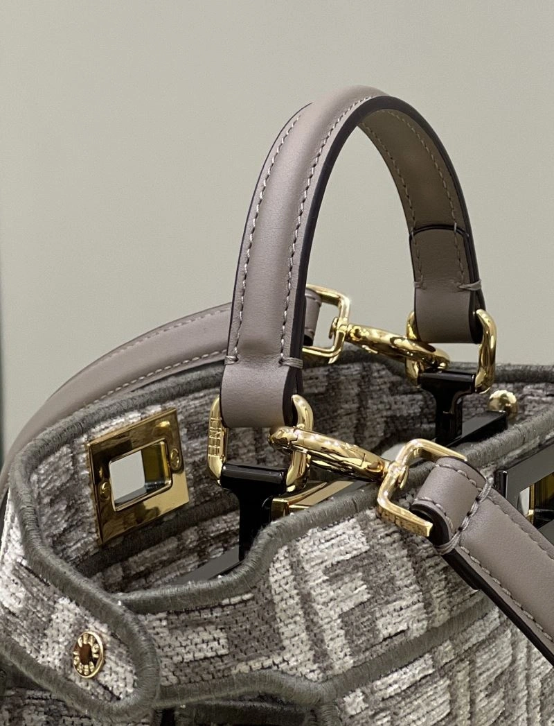 Comfortable Fendi Peekaboo Bags 57684