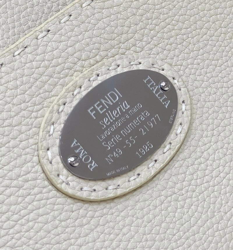 Comfortable Fendi Peekaboo Bags 57666