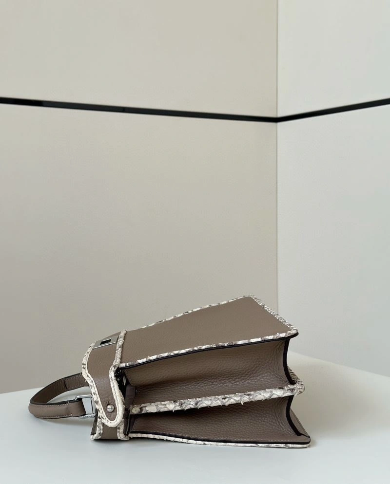 Supportive Fendi Peekaboo Bags 57652
