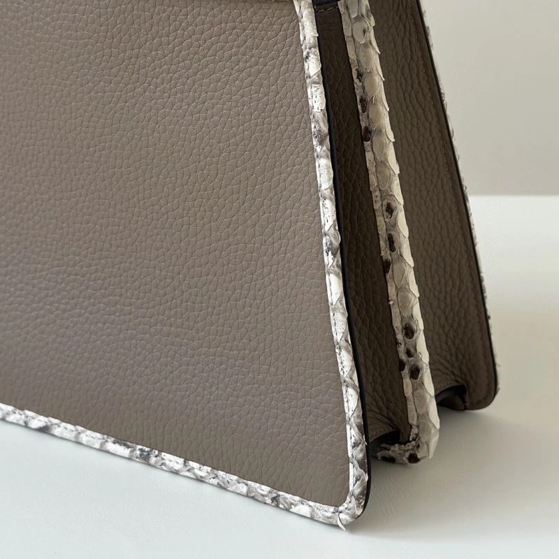 Supportive Fendi Peekaboo Bags 57652