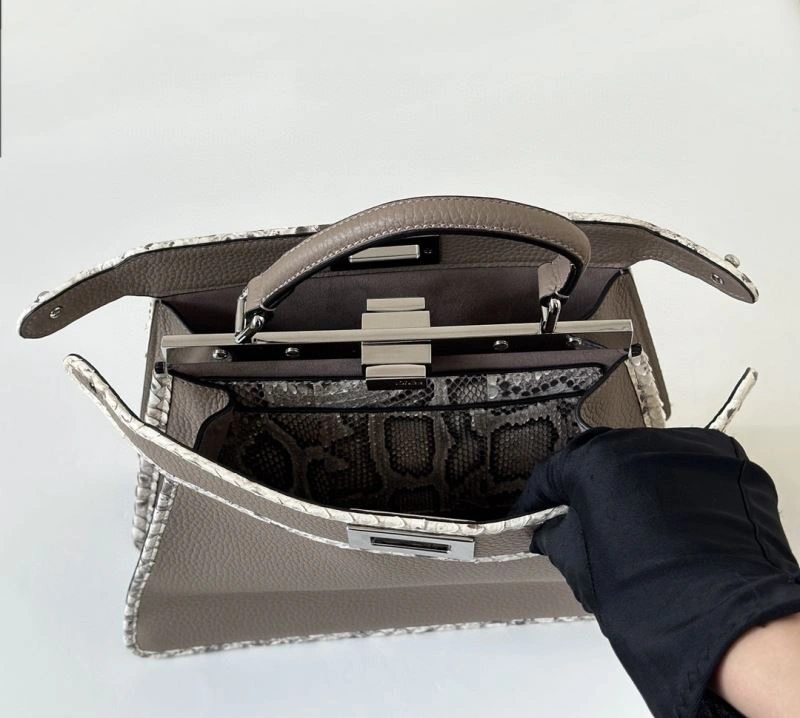 Supportive Fendi Peekaboo Bags 57652