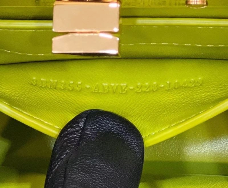 Fendi Peekaboo Bags WellDesigned 57644
