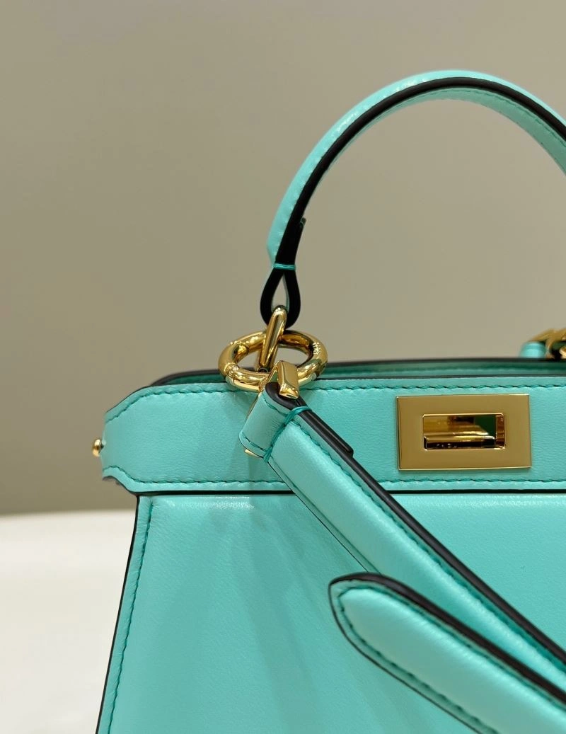 Flexible Fendi Peekaboo Bags 57637