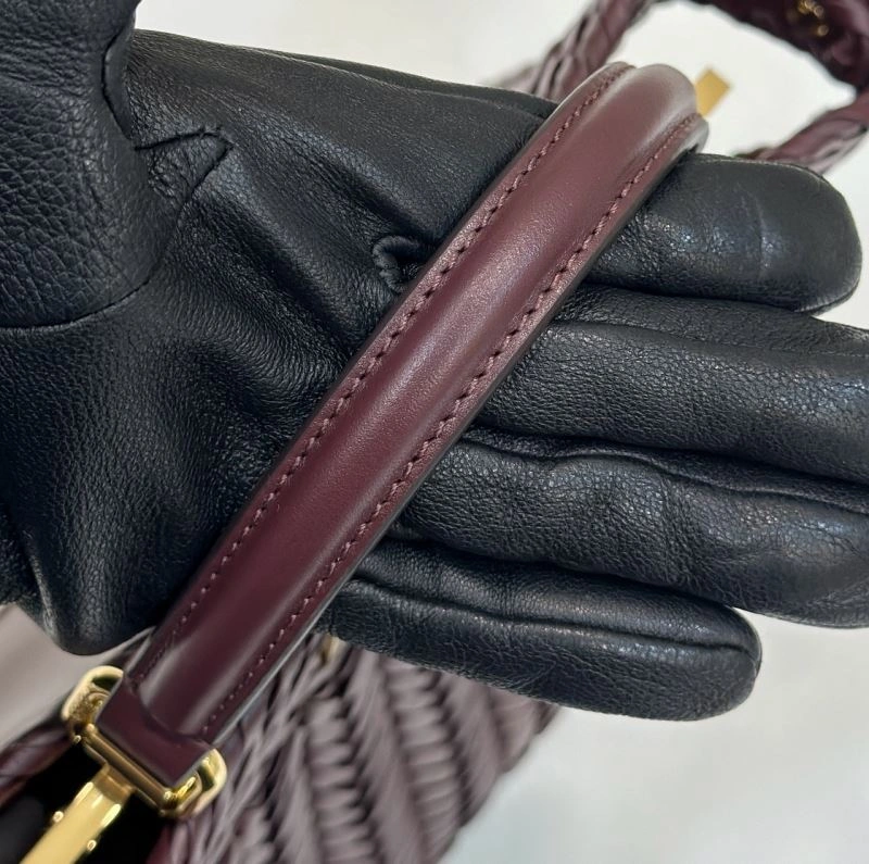 Fendi Peekaboo Bags TimelessDesign 57629