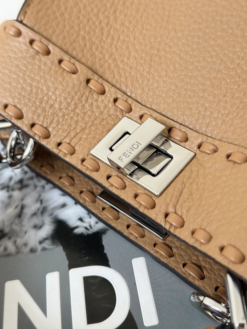 Fendi Peekaboo Bags Elegant 57624