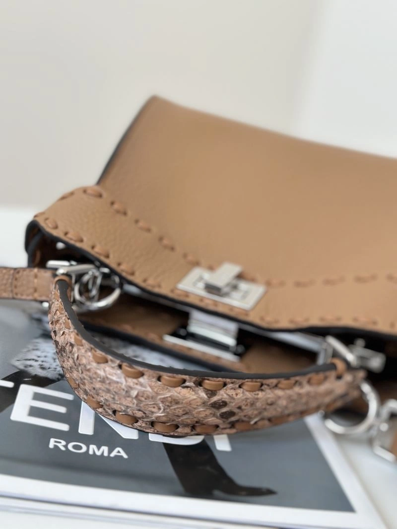 Fendi Peekaboo Bags Elegant 57624
