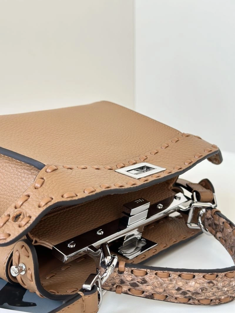Fendi Peekaboo Bags Elegant 57624