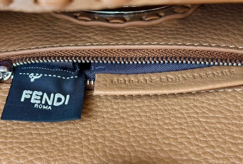 Fendi Peekaboo Bags Elegant 57624