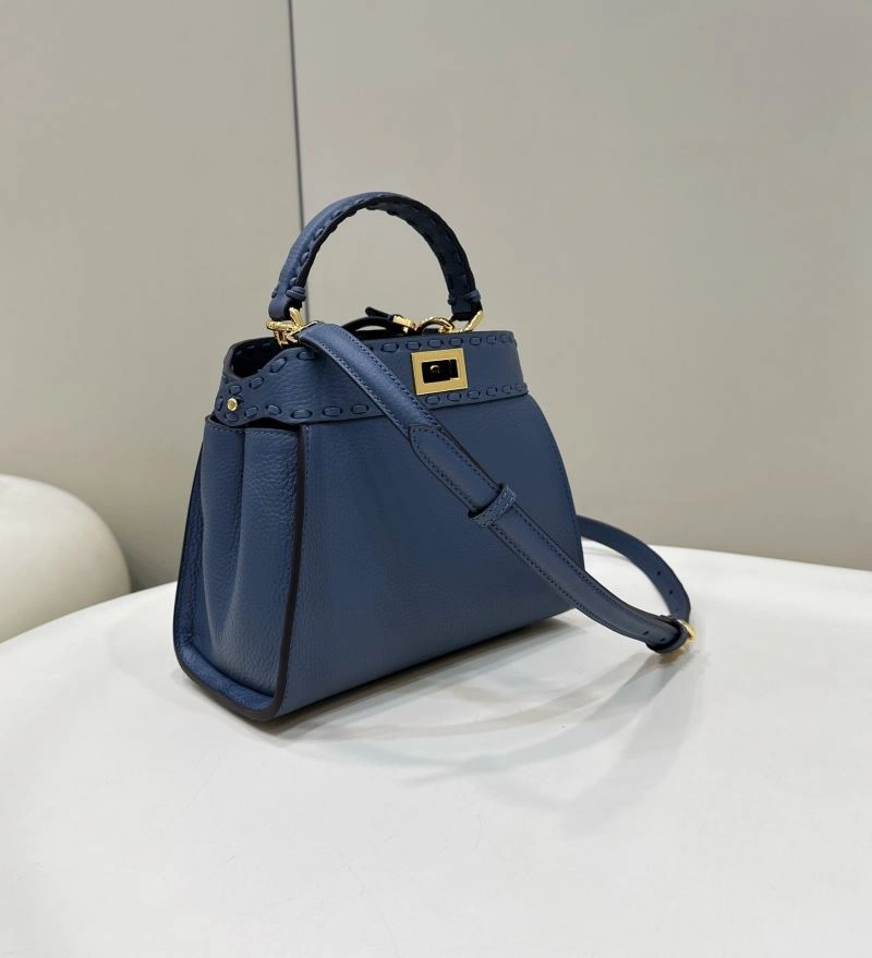 Unisex Fendi Peekaboo Bags 57645