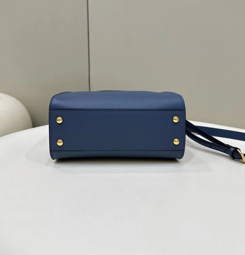 Unisex Fendi Peekaboo Bags 57645