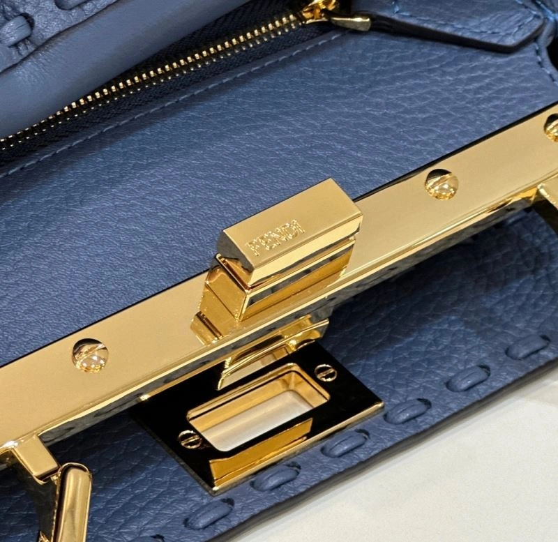 Unisex Fendi Peekaboo Bags 57645
