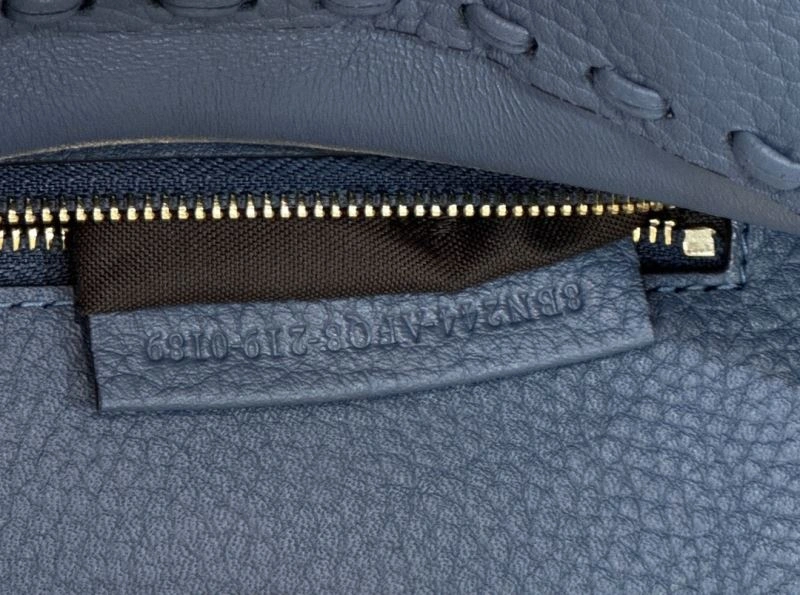 Unisex Fendi Peekaboo Bags 57645