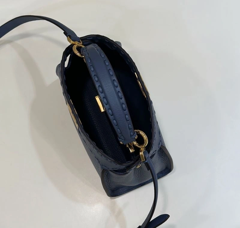 Unisex Fendi Peekaboo Bags 57645