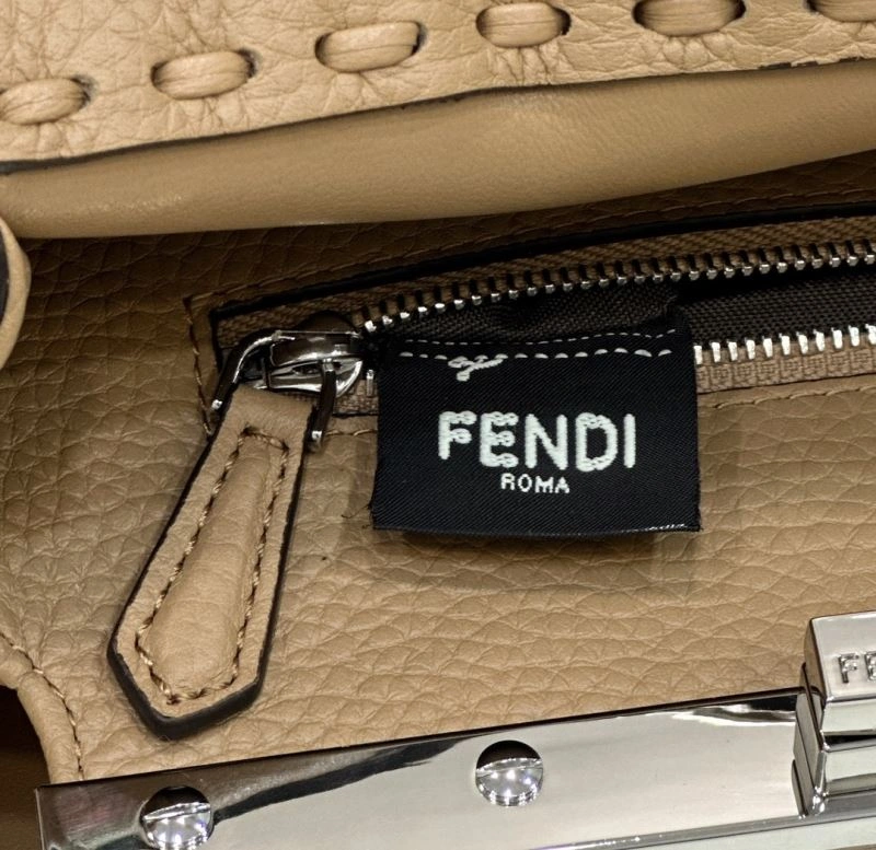 Fendi Peekaboo Bags Classic 57622
