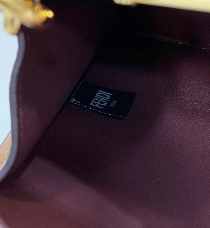 Fendi Peekaboo Bags Classic 57613
