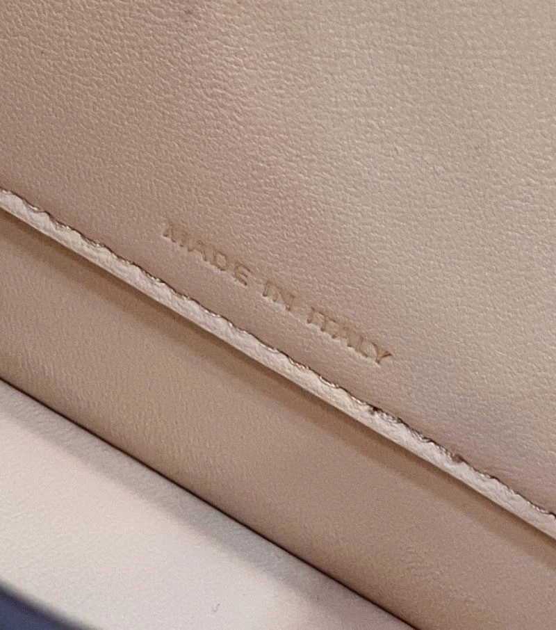 Fendi Peekaboo Bags Trendsetting 57614