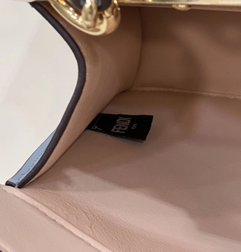 Fendi Peekaboo Bags Trendsetting 57614