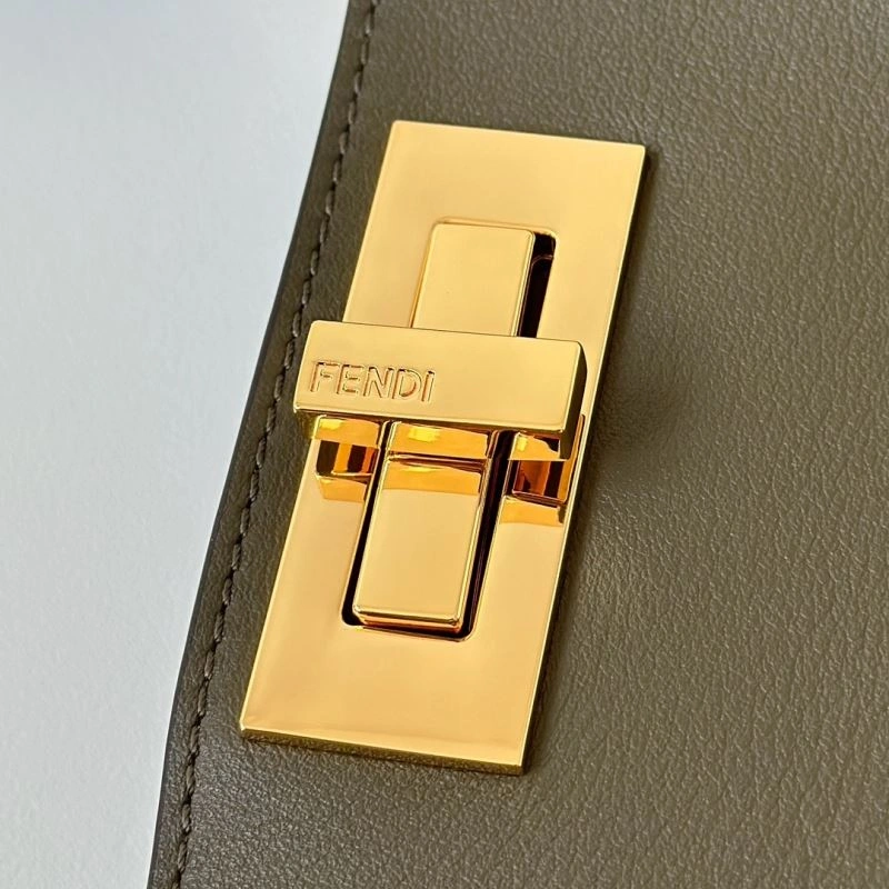 Fendi Peekaboo Bags Breathable 57601
